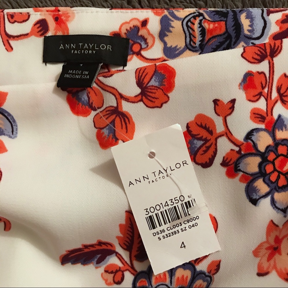 Ann Taylor Factory • Floral Long Pencil Skirt - Picture 2 of 7